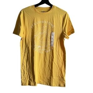 GOODFELLOW & Co Men's Standard Short Sleeve Crew Neck Graphic T-Shirt Size S